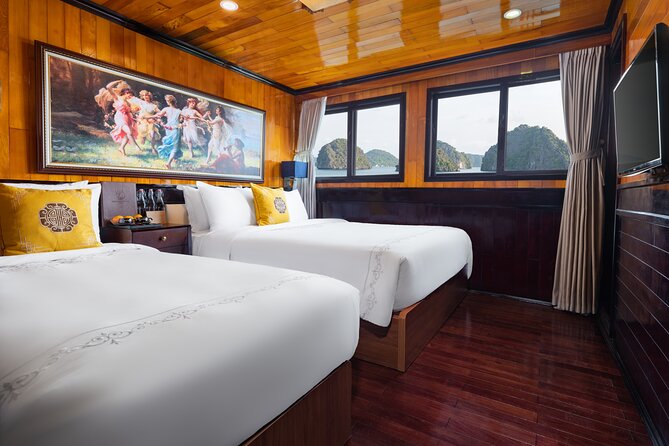 HERA CLASSIC Boutique Cruise Halong Bay 2 Days 1 Night Trip - Walking through Sung Sot Cave