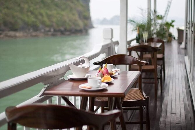 HERA CLASSIC Boutique Cruise Halong Bay 2 Days 1 Night Trip - Lunch, checkout, and the return to Tuan Chau
