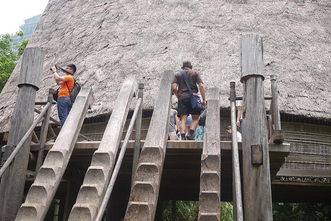 Highlight- Hanoi city tour and Cycle around old quarter - Hoa Lo Prison and the Hanoi Hilton story