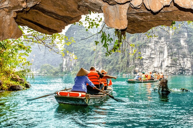 Highlight Ninh Binh Full Day Tour Tam Coc Boat, Mua Cave, Hoa Lu - Tam Coc by bamboo boat