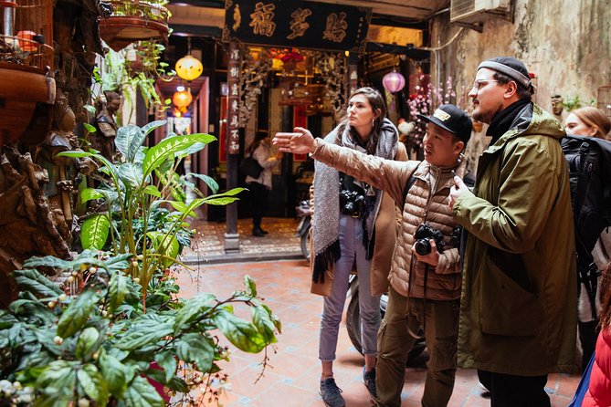 Highlights & Hidden Gems With Locals: Best of Hanoi Private Tour - What your guide adds to the experience