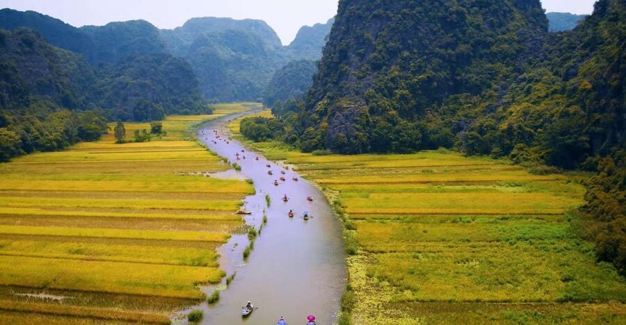 Hoa Lu and Tam Coc 1-Day Tour - Lunch in Tam Coc