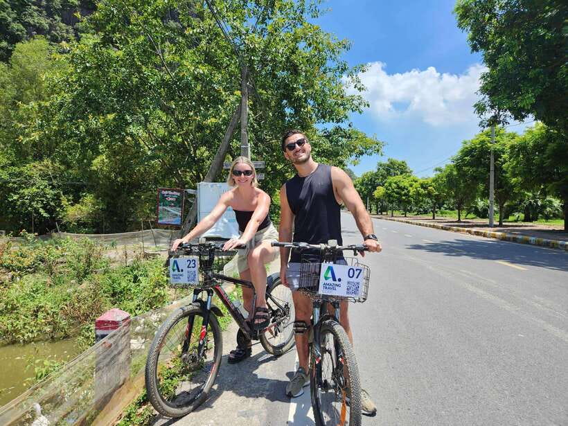 Hoa Lư and Tam Cốc with Bike Ride and Family Visit - What the $95 price includes