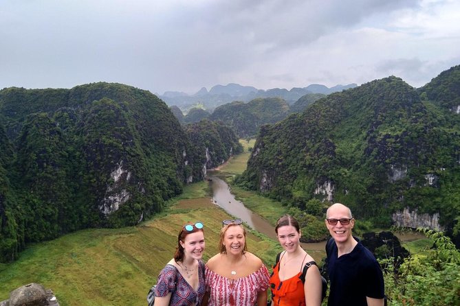 Hoa Lu - Mua Cave - Tam Coc/Trang An - DELUXE Small Group Tour - Hoa Lu and the temples of two dynasties
