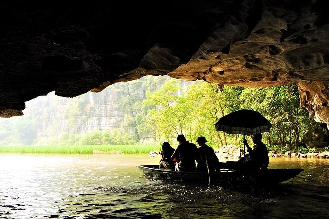 Hoa Lu - Tam Coc 1 Day Tour - Lunch before the river