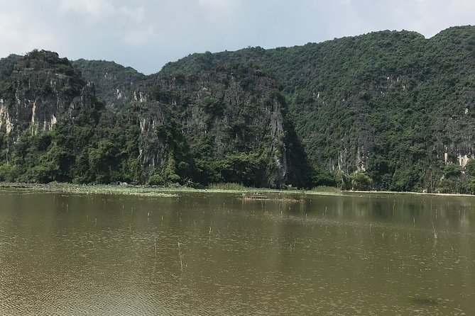 Hoa Lu - Tam Coc: Boat Trip and Bicycle Ride - Cycling the rice-field roads