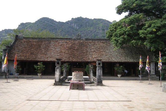 Hoa Lu - Tam Coc boat Trip and Mua Cave - Who will get the most from this day