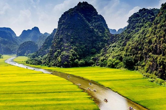 Hoa Lu Tam Coc Full-Day DELUXE Tour Including BUFFET LUNCH & River Boat Ride - Who will enjoy this day most