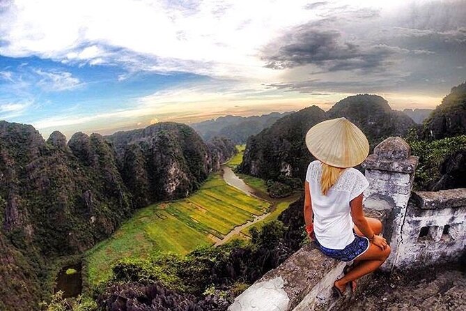 Hoa Lu - Tam Coc - Mua Cave 1 Day with Cycling, Hiking, Lunch - The guide can shape the whole day