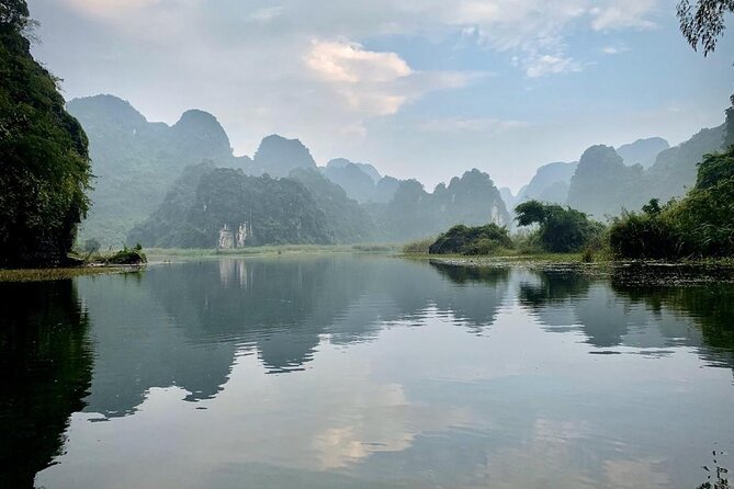 Hoa Lu - Tam Coc - Mua Cave Full Day - LIMOUSINE - Cycling through the countryside