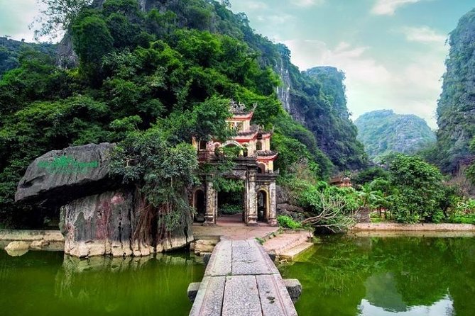 Hoa Lu -Tam Coc - Mua Cave Full Day Trip with Limousine Bus - Lunch, guide service, and the human side of the tour