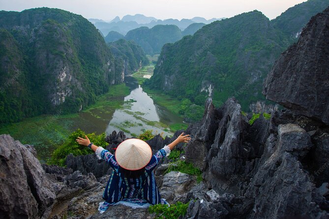 Hoa Lu Trang An and Mua Cave by Limousine from Hanoi - What the company’s wider support tells you