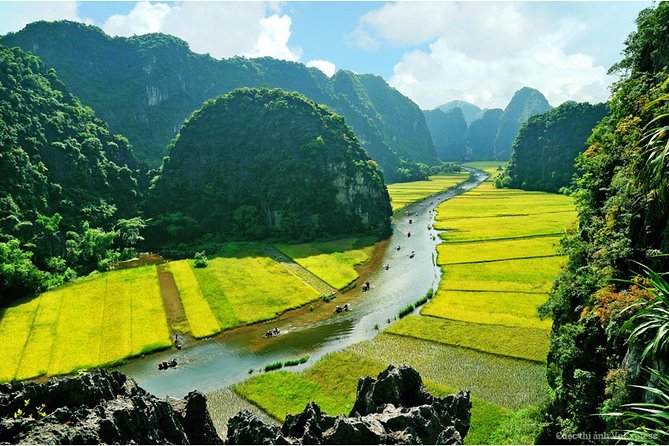 HOA LU -TRANG AN -MUA CAVE Full Day Including Boat Entrance Fees and Lunch - Tam Coc by sampan through three caves