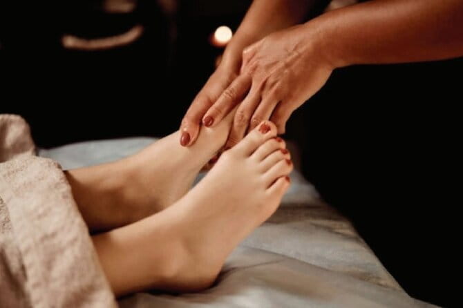 Hoang's Spa for Relaxing Foot Massage - Choosing Between 30, 60, and 75 Minutes