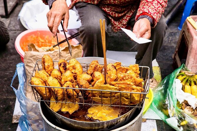 (HOT) Hanoi Guided Street Food and Train Street Tour with Local - Starting beside Hoan Kiem Lake
