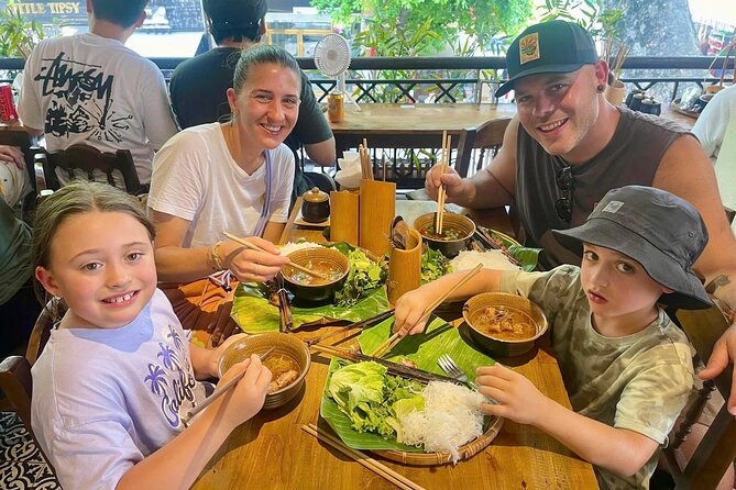 (HOT) Hanoi Guided Street Food and Train Street Tour with Local - Eating your way through the Old Quarter