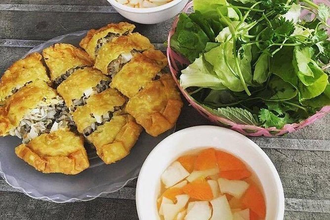 [HOT] Hanoi Old Quarter Walking Street Food - Small Group Tour - The first bites: bun cha and dry pho