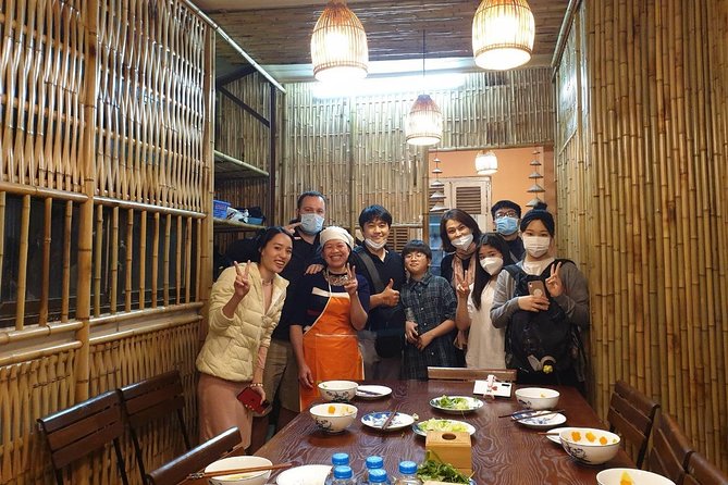 [HOT] Hanoi Old Quarter Walking Street Food - Small Group Tour - What the guides add to the experience