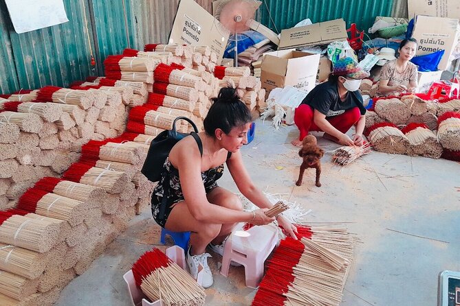 Incense Village, Hat & Lacquer Artisanal Tour Options From Hanoi - Guides, group size, and the human side