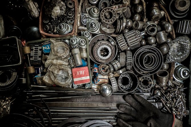 Into the Thieves Market Hanoi Photo Tour - Is $144 per person fair value?