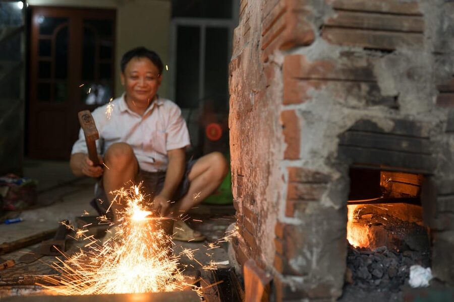 Knife Making in Blacksmith Village in Hanoi - Getting to the meeting point