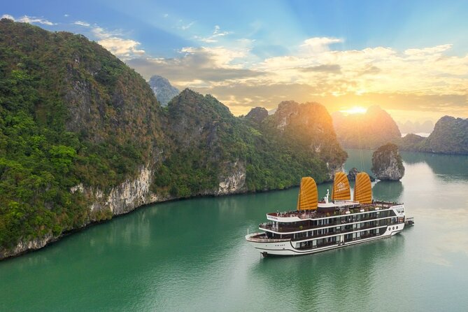 La Regina 2 Days Tour in Halong Bay and Lan Ha Bay - 5 star - Lan Ha Bay: a calmer afternoon on the water