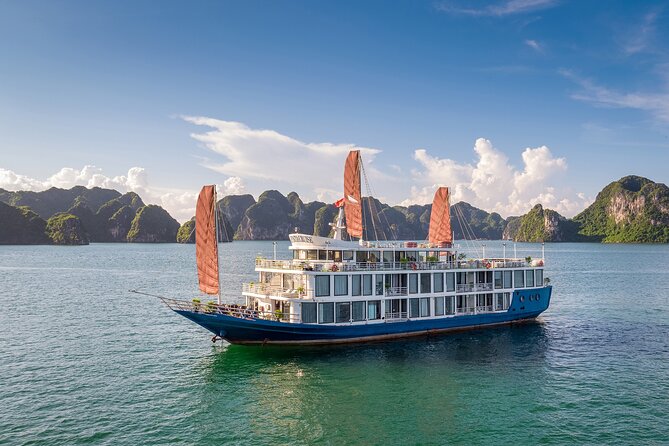 La Regina 2 Days Tour in Halong Bay and Lan Ha Bay - 5 star - Day two: sunrise tai chi and breakfast