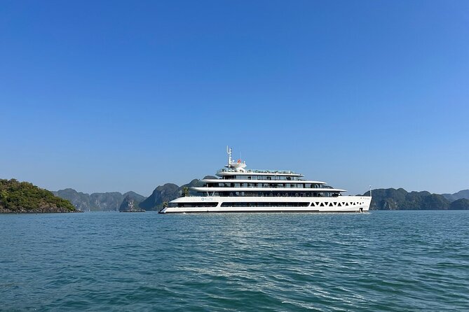 La Regina 3 days tour - Visiting Ha Long Bay & Lan Ha Bay - Sunrise, Tai Chi, and Viet Hai village on Day 2