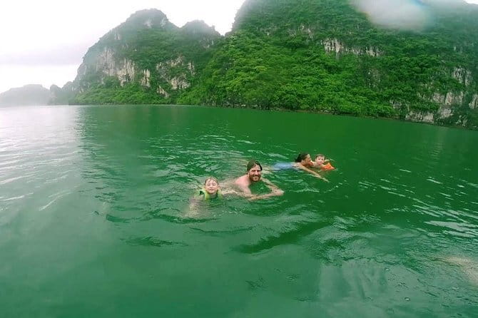 Lan Ha Bay 2 days tour with 3-star cruise - Kayaking near Dark and Bright Cave