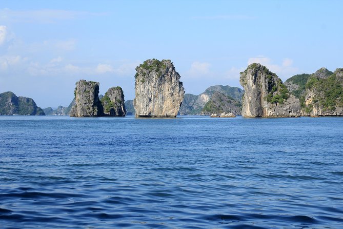 Lan Ha bay Boutique cruise 3D/2N: Kayaking - Swimming & Biking Viet Hai villages - Food, cabins, and what the $340 includes