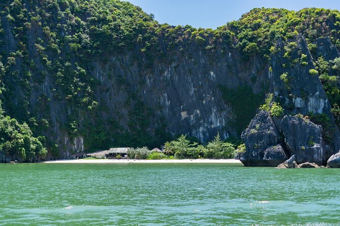 Lan Ha Bay Cruises 2 Days and 1 Night Caving, Kayaking, Swimming - Why Lan Ha Bay is the better setting for this cruise