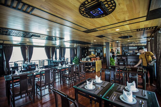 Lan Ha bay deluxe cruise 2D/1N: kayaking & swimming at pristine places & meals - Boarding at Cai Beo Harbor