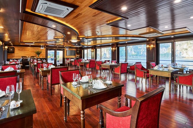 Lan Ha bay luxury cruise 2D/1N: Kayaking, jumping & Swimming at pristine places - Crowds, water quality, and what to expect