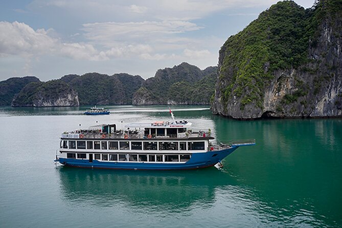Lan Ha Bay Overnight Cruise with Kayaking, Tai Chi, Swimming,... - Dark and Bright Cave on the second morning