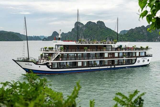 Lan Ha - Ha Long Bay 5Star cruise-Private balcony cabin 2day trip - Day one on the water