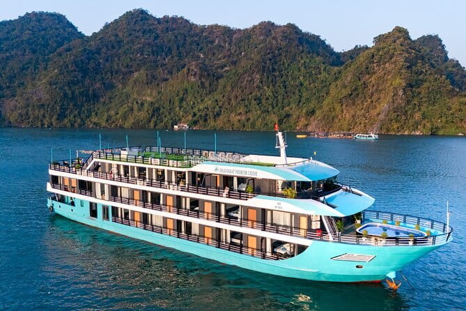 Le Theatre Cruise - Wonder on Ha Long & Lan Ha Bay 2 Days Tour - Ao Ech, kayaking, and a calm lagoon