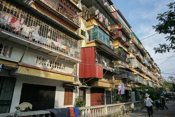 Legally sneak in the banned Train Street - Who will enjoy this short Hanoi experience