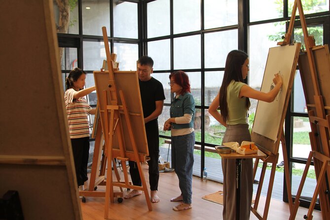 Life Drawing Class - Art Workshop at Art Tutor Hanoi - A different kind of afternoon in Hanoi