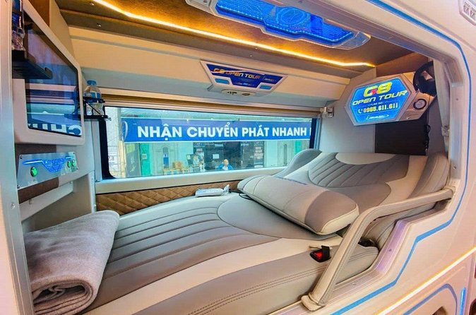 Limousine bus : Ha Noi to Sapa and Back - O Quy Ho Pass and the road north