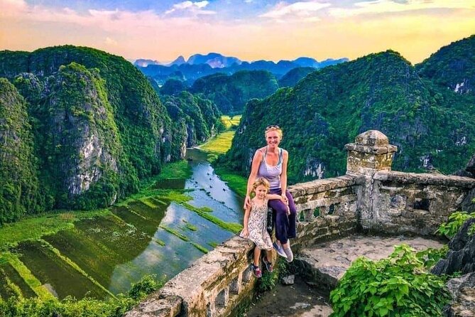 Luxury Bai Dinh Pagoda ,Trang An Boat Trip & Mua Cave 1 Day Trip - Trang An by boat, through caves and cliffs