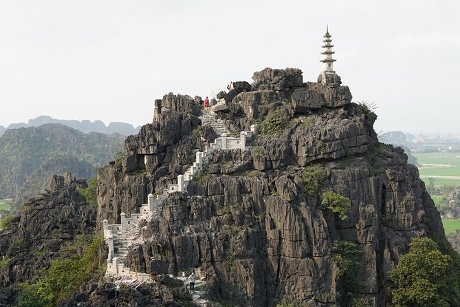Luxury Bai Dinh Pagoda ,Trang An Boat Trip & Mua Cave 1 Day Trip - The guide and the human side of the day