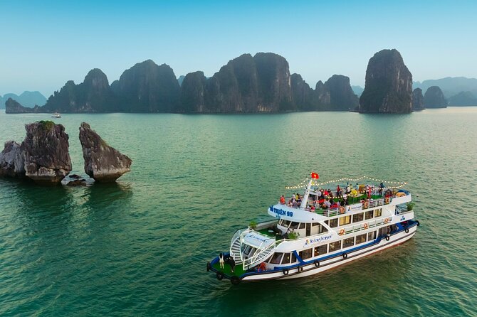 LUXURY Halong Bay Cruise 5 Stars Full Day Tour with Buffet Lunch - Boarding the luxury cruise at noon