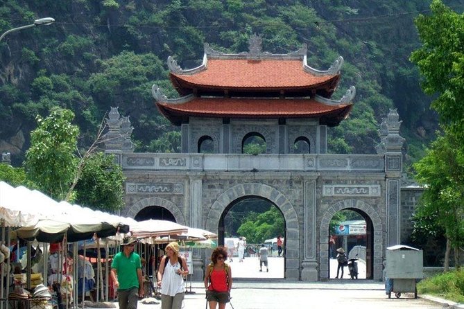 Luxury Hoa Lu - Tam Coc 1 Day Tour From Hanoi - By Limousine & Small Group - Forty-Five Minutes on a Bicycle
