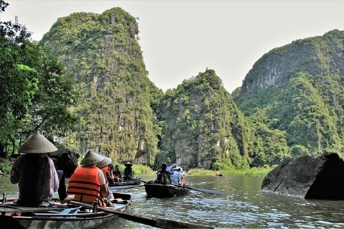 Luxury Hoa Lu - Tam Coc - Mua Cave 1 Day Tour - By Limousine & Small Group - A buffet lunch with local dishes