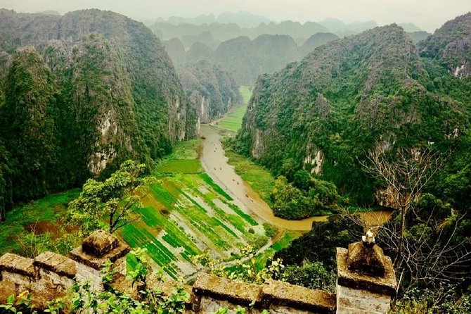 Luxury Hoa Lu - Tam Coc - Mua Cave 1 Day Tour - By Limousine & Small Group - Mua Cave and the 500-step climb