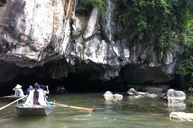 Luxury Hoa Lu Tam Coc Mua Cave Amazing View 1 Day Tour - The long ride back to Hanoi