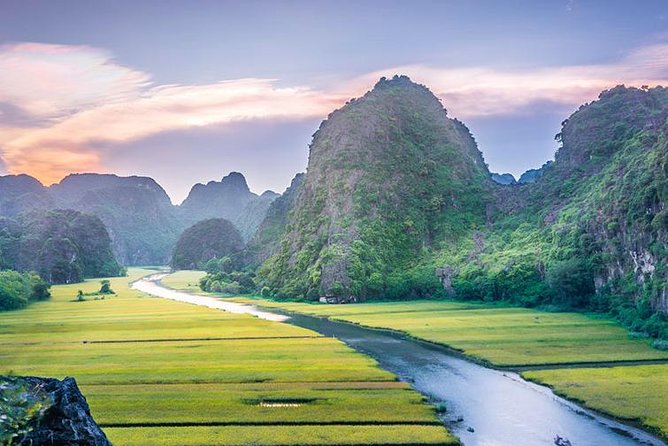 Luxury Hoa Lu - Trang An - Mua Cave full day w round trip from Hanoi/ Ninh Binh - Trang An by paddleboat, through four named caves