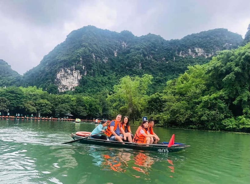 Luxury Limousine Tour: Hoa Lu, Trang An/Tam Coc & Mua Cave - Should you book this Hoa Lu and Mua Cave tour?