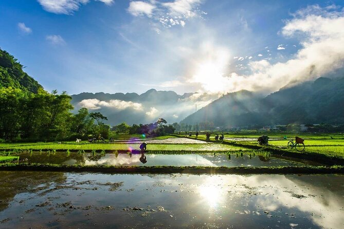 Luxury Mai Chau Day Tour from Hanoi - Meeting a Thai minority family in Mai Chau
