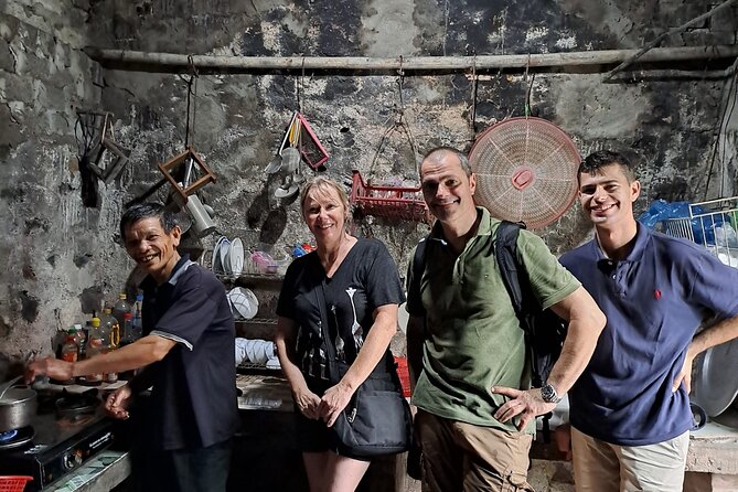 Luxury Ninh Binh Full Day Tour From Hanoi (Trang An - Hoa Lu) - A three-generation family visit